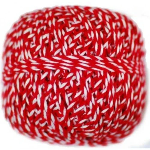 Пресукано бяло и червено пресукана прежда 