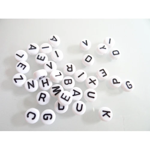 Мъниста - 500 грама пластмасови мъниста