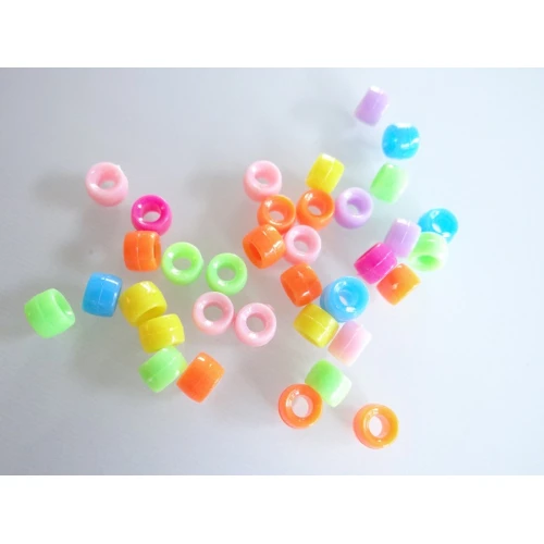 Многоцветни пластмасови мъниста