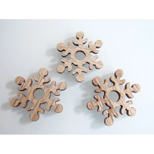 Коледни снежинки от шперплат