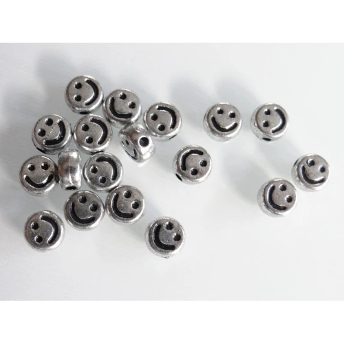 Метализирани метализирани усмивки