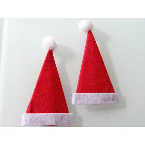 Коледни шапчици от филц