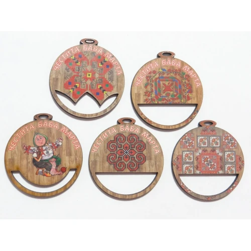 Висулки и табелки дървена фигурка - висулка