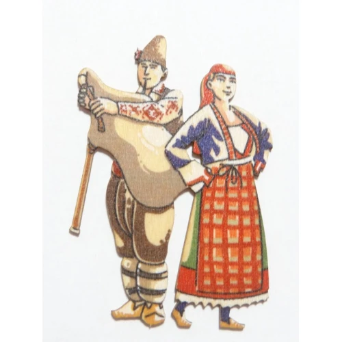 Цветни фигурки мъж и жена в носии