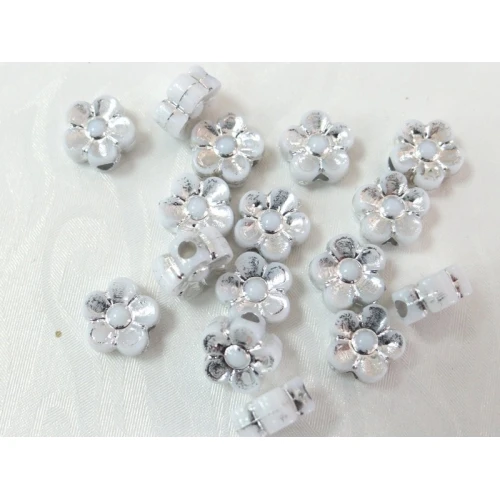 Сребриста и златиста нишка пластмасови цветенца