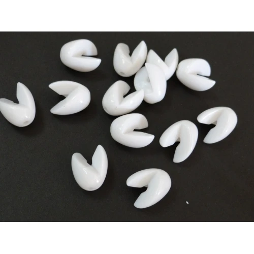 Едноцветни пластмасови мъниста