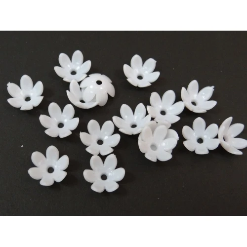 Цветя пластмасови цветенца