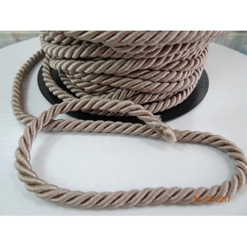 Пайети пайети - цветя