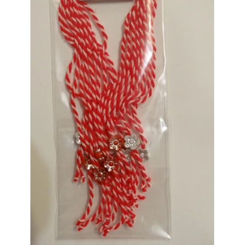 Гривни - 10 броя мартенички - 10 броя