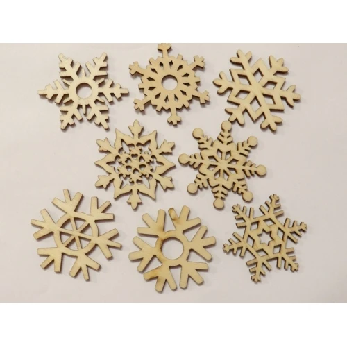 Коледни дървени снежинки
