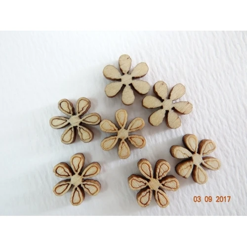 Фигурки дървени цветчета