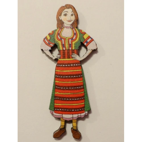 Цветни фигурки жена в носия