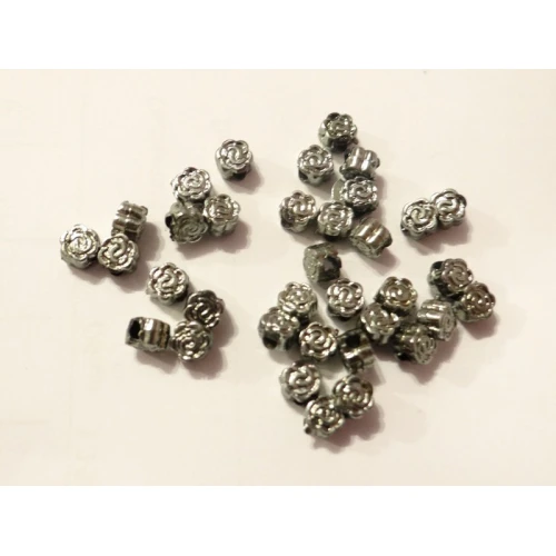 Метализирани пластмасови мъниста