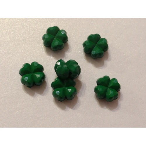 Цветя пластмасови детелинки