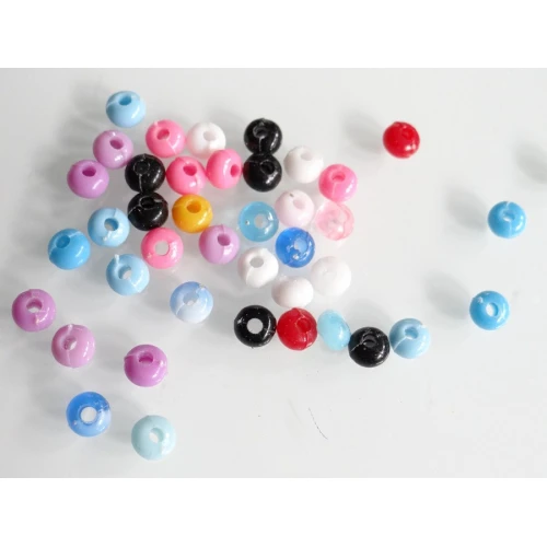 Многоцветни пластмасови топчета