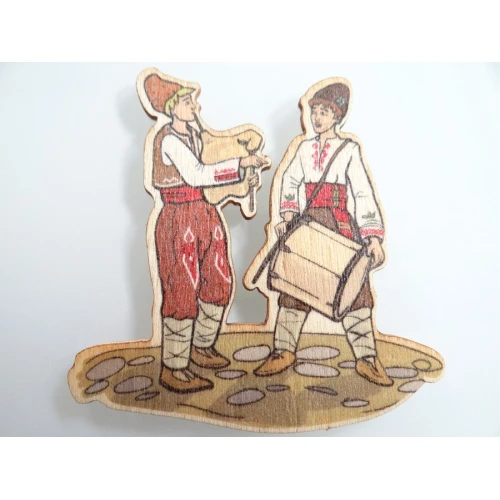 Дървени мъже в носия