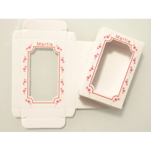 Други кутийка от картон