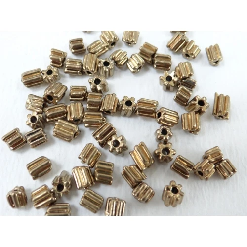 Други стъклени мъниста