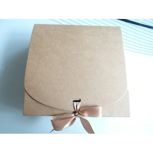 Подаръчни крафт кутийка