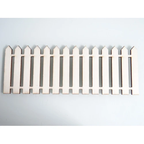 Фигурки дървена ограда