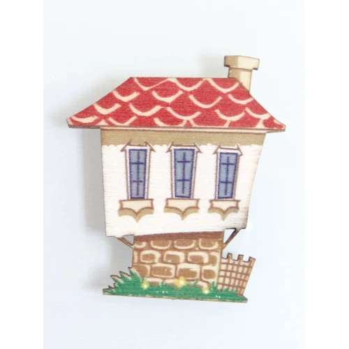 Цветни фигурки дървена къща