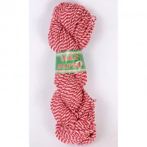 Пресукано бяло и червено пресукана прежда 